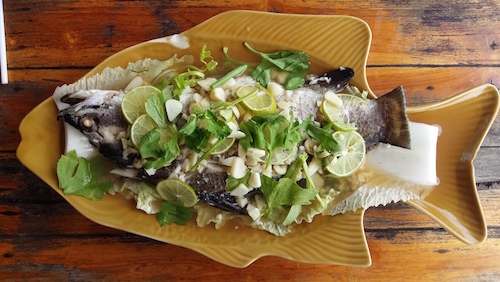 comida en tailandia pescado